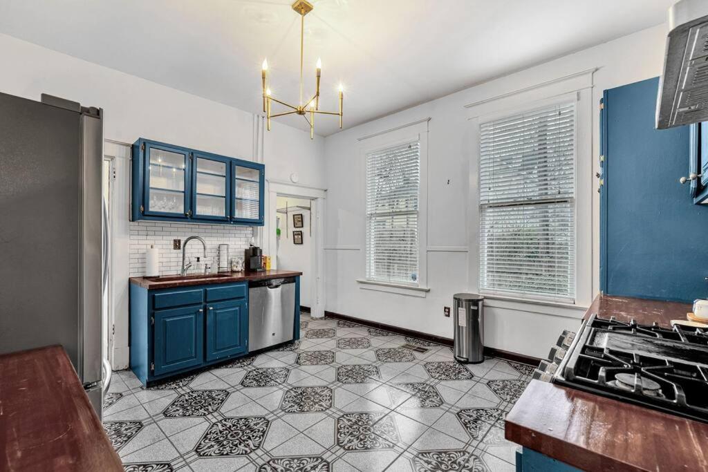 Exquisite Two-Story Home Located In Midtown Memphis Eksteriør bilde