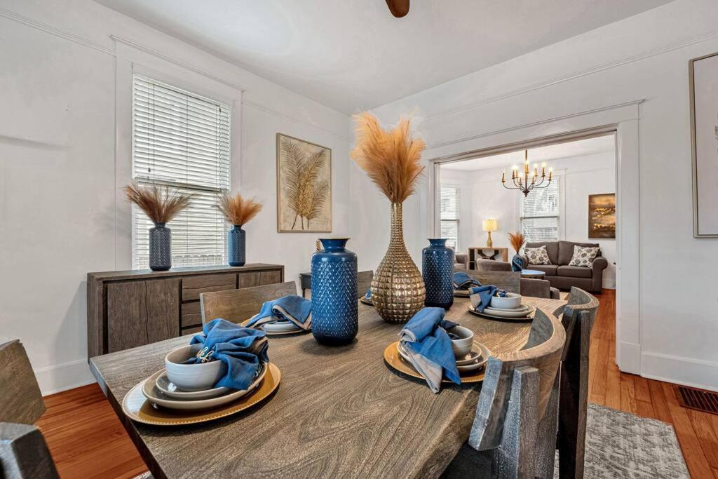 Exquisite Two-Story Home Located In Midtown Memphis Eksteriør bilde