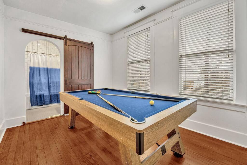 Exquisite Two-Story Home Located In Midtown Memphis Eksteriør bilde