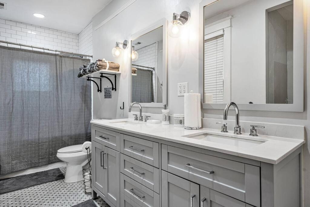Exquisite Two-Story Home Located In Midtown Memphis Eksteriør bilde