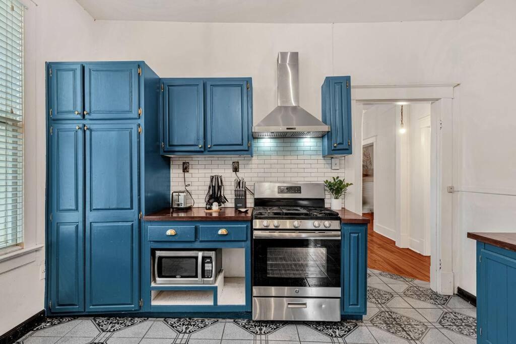 Exquisite Two-Story Home Located In Midtown Memphis Eksteriør bilde