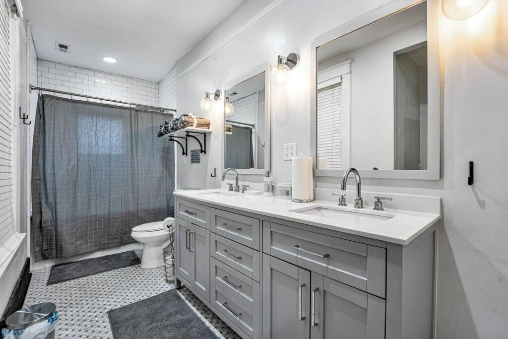 Exquisite Two-Story Home Located In Midtown Memphis Eksteriør bilde