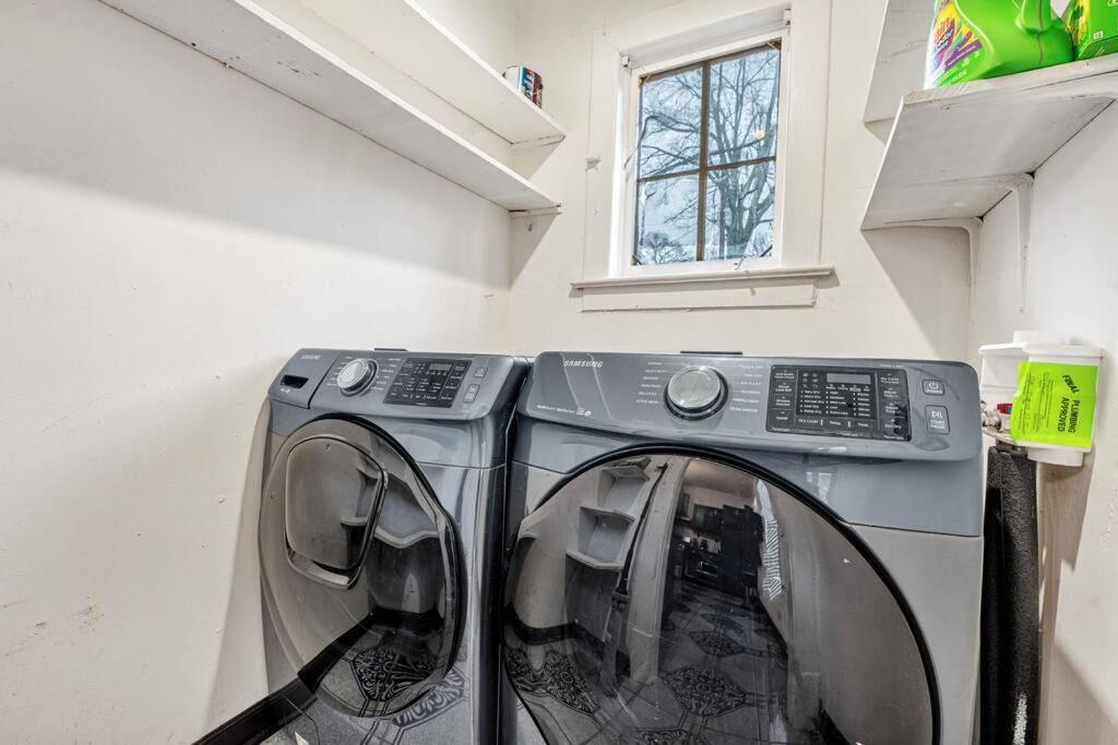 Exquisite Two-Story Home Located In Midtown Memphis Eksteriør bilde