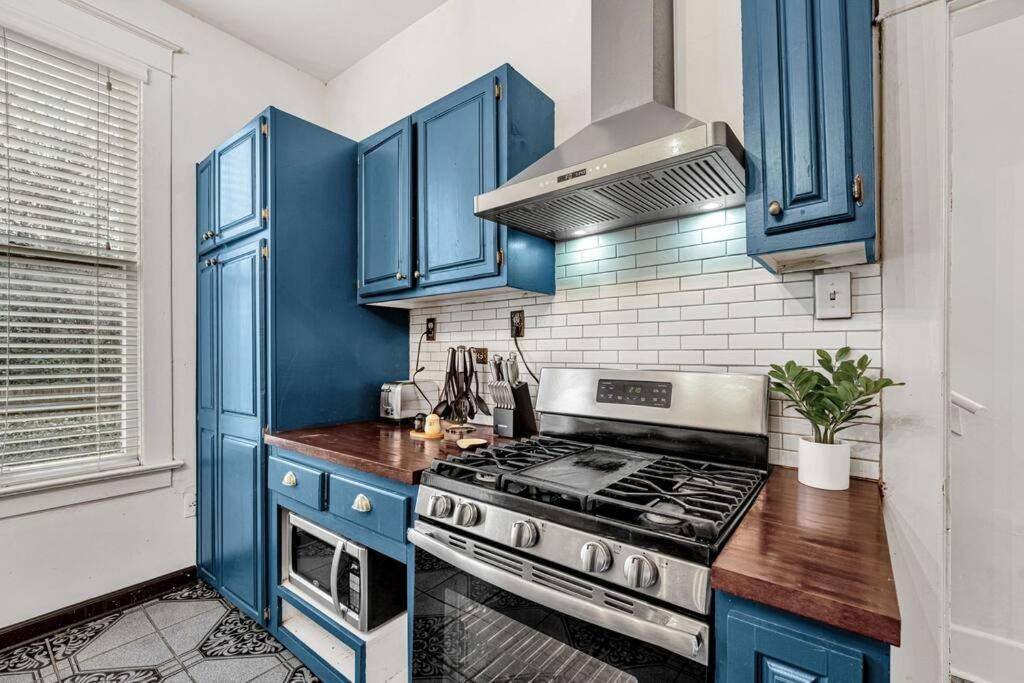 Exquisite Two-Story Home Located In Midtown Memphis Eksteriør bilde